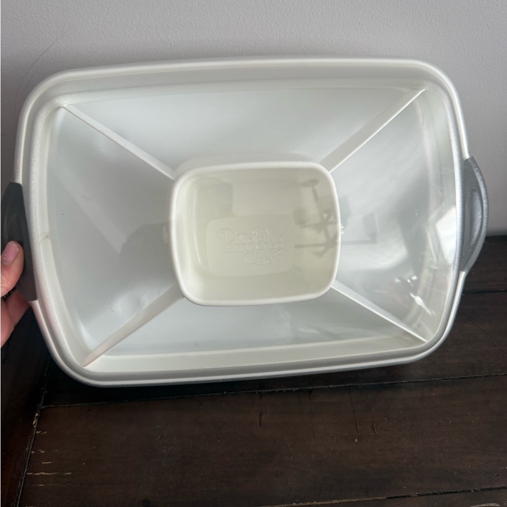 Pampered Chef Divided Serving Tray with Lid & Center Dip Bowl
